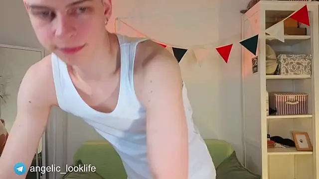 Snapshot of look_angelic chatting on June 3, 2026, 10:25 pm look angelic online show from June 3, 2026, 10:25 pm