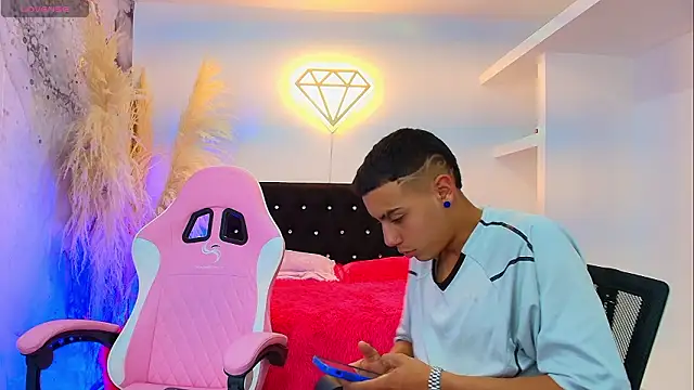 Ariatna Andy online show from March 28, 2026, 8:43 pm