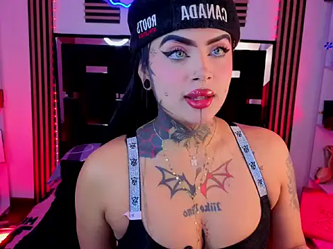 LauriInk1 online show from March 26, 2026, 7:12 pm