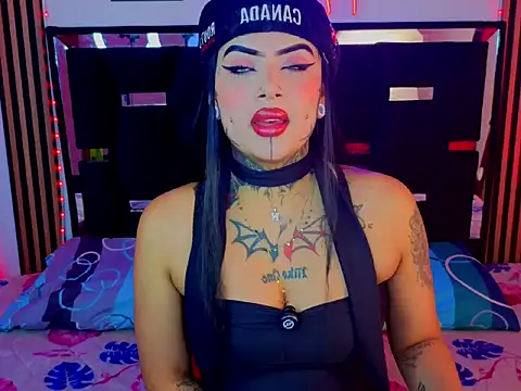 LauriInk1 online show from April 10, 2026, 5:31 pm