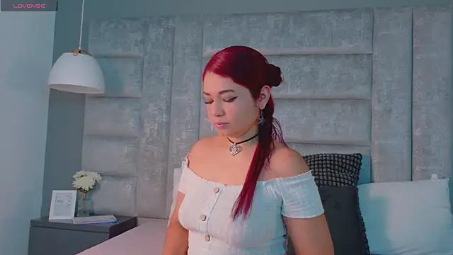 PaulaVegaa online show from April 15, 2026, 12:42 pm