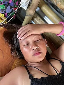 Snapshot of Moonlight695 chatting on March 4, 2026, 5:15 am Moonlight695 online show from March 4, 2026, 5:15 am