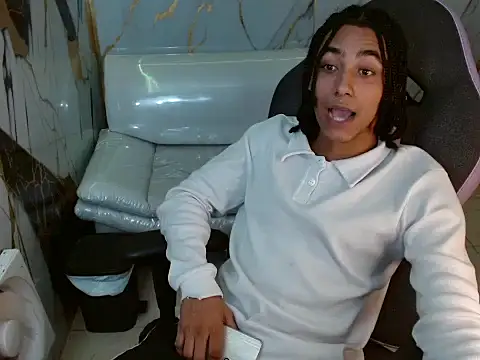 taylor bigdick18 online show from March 15, 2026, 2:07 am