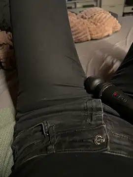 aleexii s online show from April 4, 2026, 6:58 pm