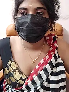 Sunitha28 online show from April 18, 2026, 3:25 pm