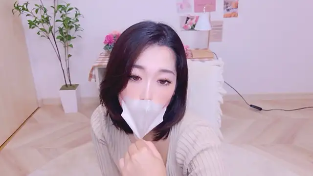 YURIKAsan  online show from May 27, 2026, 11:39 am