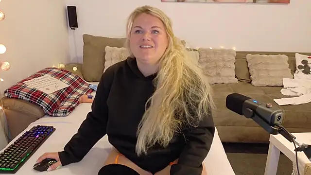 Snapshot of Jolina_Juice chatting on April 10, 2026, 5:47 am Jolina Juice online show from April 10, 2026, 5:47 am