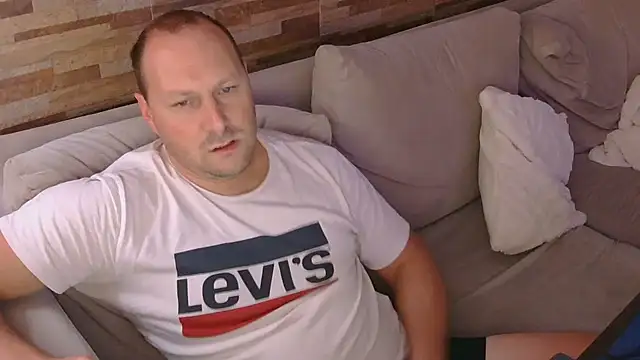 lustonfan online show from April 16, 2026, 12:50 pm