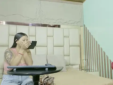 VikyANDfer online show from March 27, 2026, 1:34 pm