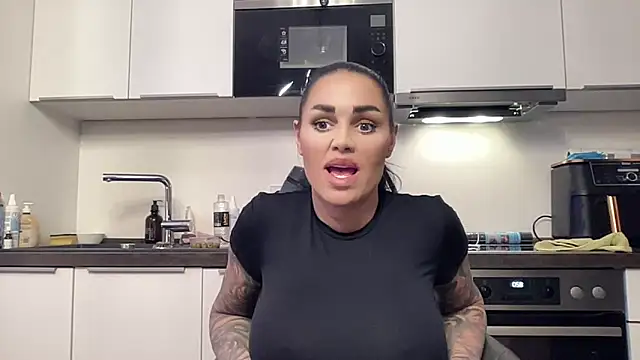 AMBER HARD online show from March 11, 2026, 10:59 pm