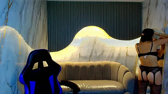 Snapshot of candy_sky_r chatting on March 28, 2026, 3:07 am candy sky r online show from March 28, 2026, 3:07 am