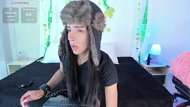 Snapshot of Eve-01 chatting on March 13, 2026, 7:52 pm Eve-01 online show from March 13, 2026, 7:52 pm