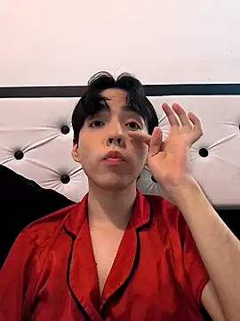 Lucca  555 online show from March 25, 2026, 9:24 pm