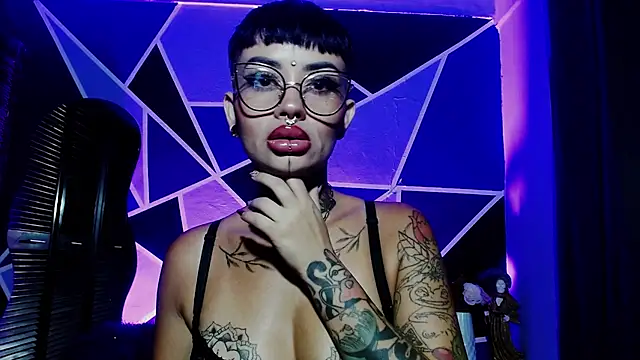 Sol Baker online show from April 3, 2026, 10:22 am