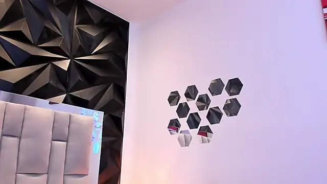 Katijis online show from April 17, 2026, 8:44 pm