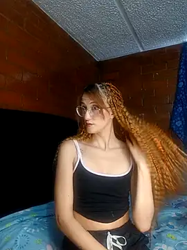 susanhottie1 online show from April 12, 2026, 10:13 pm