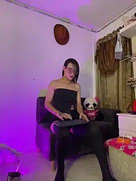 Snapshot of melissa_hot21 chatting on July 7, 2026, 7:23 am melissa hot21 online show from July 7, 2026, 7:23 am