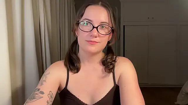Snapshot of summerxo chatting on June 2, 2026, 5:40 am summerxo online show from June 2, 2026, 5:40 am