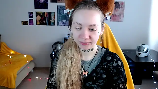 Nica Kawaii online show from April 14, 2026, 6:51 am