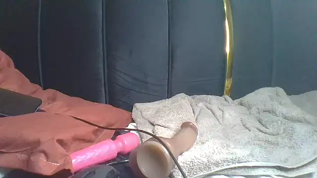 Snapshot of ndivhuwomuleya chatting on April 2, 2026, 8:21 am ndivhuwomuleya online show from April 2, 2026, 8:21 am