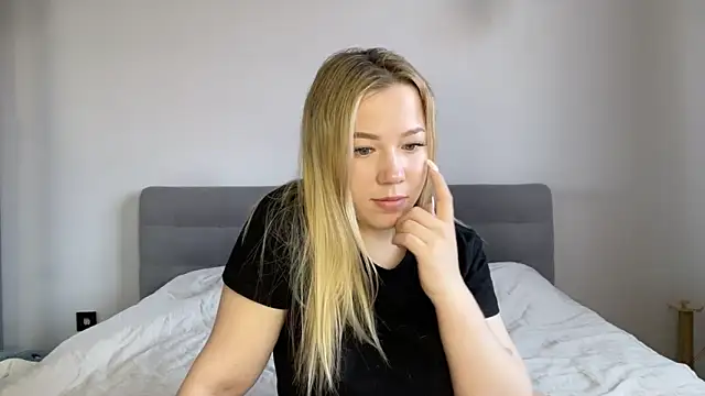 alyrasun online show from April 21, 2026, 7:15 am