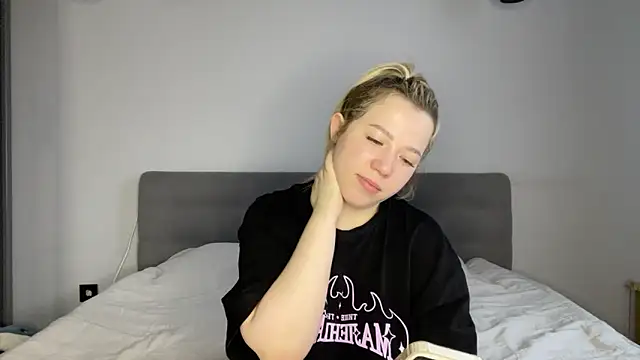 alyrasun online show from March 16, 2026, 6:17 am