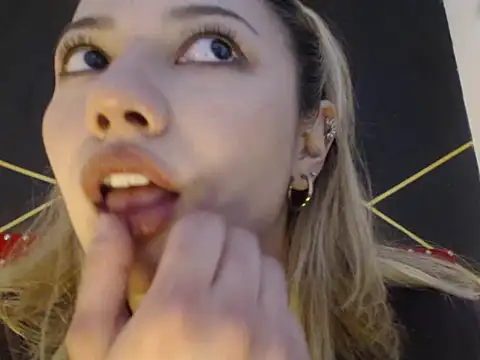 danielawidx online show from March 6, 2026, 12:38 am