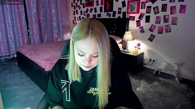 AmeliaMerris online show from April 2, 2026, 8:37 pm