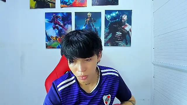 ivyheat3 online show from April 18, 2026, 3:20 am