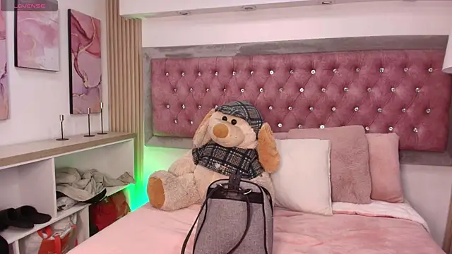 Shy Cherry  online show from April 10, 2026, 1:07 pm