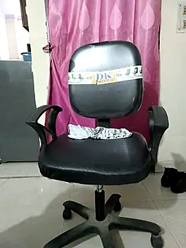 Snapshot of Manisha-Rai chatting on April 3, 2026, 3:51 pm Manisha-Rai online show from April 3, 2026, 3:51 pm