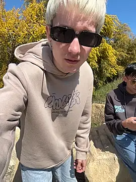 AlphaTwinks online show from March 26, 2026, 1:53 pm