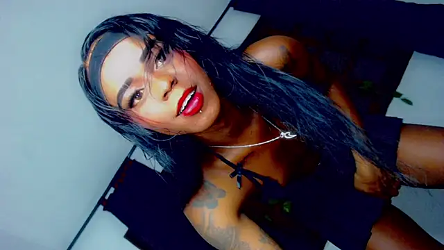 laaura dolll online show from March 27, 2026, 1:47 am