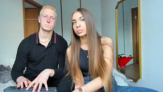 StepSisandStepBro online show from April 18, 2026, 5:37 pm