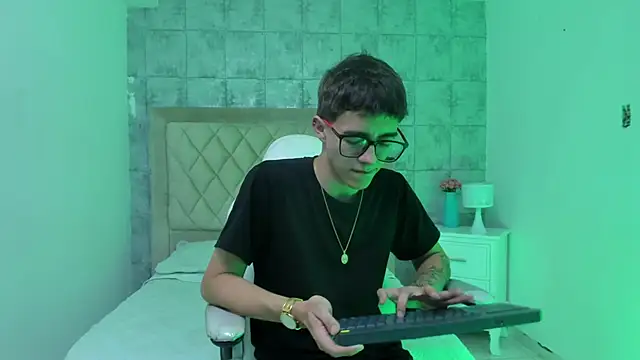 TylerCross  online show from March 13, 2026, 8:58 pm