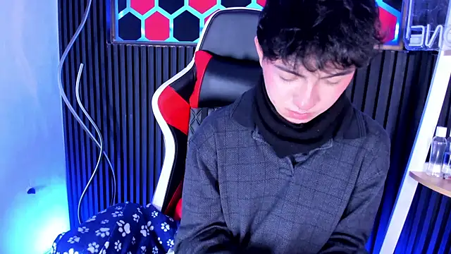 Cristopher Wild online show from April 13, 2026, 8:35 pm