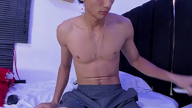 Snapshot of angel_boy02 chatting on April 1, 2026, 4:36 am angel boy02 online show from April 1, 2026, 4:36 am