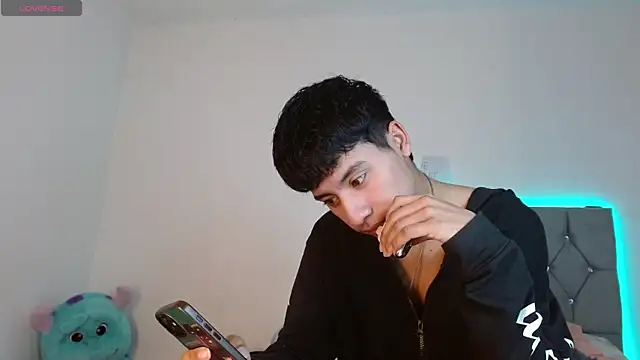 Snapshot of Sebas_fire4 chatting on April 30, 2026, 3:52 pm Sebas fire4 online show from April 30, 2026, 3:52 pm