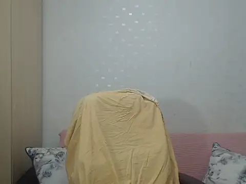 Snapshot of BlondEagleMuscle chatting on March 31, 2026, 9:17 pm BlondEagleMuscle online show from March 31, 2026, 9:17 pm