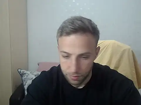 Snapshot of BlondEagleMuscle chatting on March 18, 2026, 3:46 pm BlondEagleMuscle online show from March 18, 2026, 3:46 pm