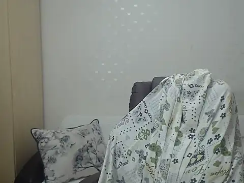 Snapshot of BlondEagleMuscle chatting on April 17, 2026, 10:01 pm BlondEagleMuscle online show from April 17, 2026, 10:01 pm