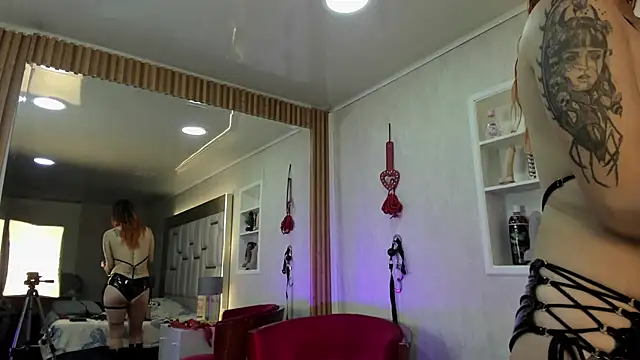 ZoeTaylorl online show from May 23, 2026, 12:48 pm