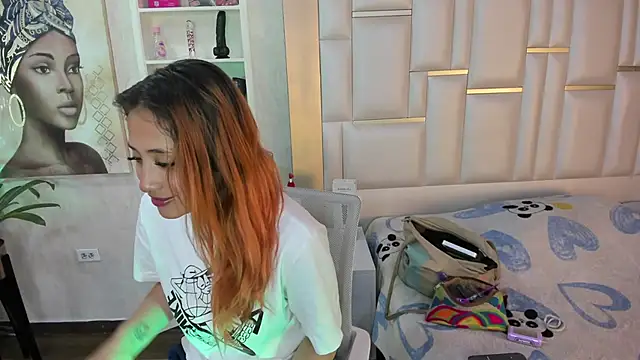 ZoeTaylorl online show from June 10, 2026, 11:55 am