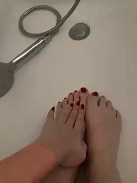 Snapshot of FarahZahra chatting on April 8, 2026, 11:06 pm FarahZahra online show from April 8, 2026, 11:06 pm