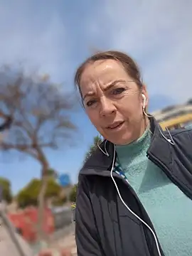 ManuelaX online show from March 1, 2026, 11:43 am