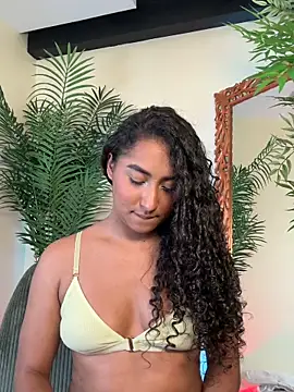 Snapshot of SoyJuliana_19 chatting on March 15, 2026, 4:08 am SoyJuliana 19 online show from March 15, 2026, 4:08 am