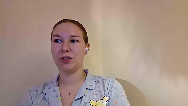 passionatefox online show from March 10, 2026, 2:10 pm