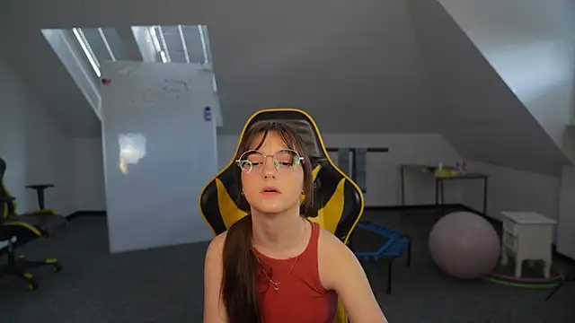 Sweet cherry054 online show from April 17, 2026, 10:29 am