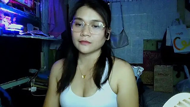 Snapshot of AniaFowler chatting on March 8, 2026, 2:53 pm AniaFowler online show from March 8, 2026, 2:53 pm