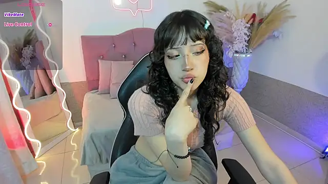 MILY TAY online show from March 26, 2026, 11:30 am